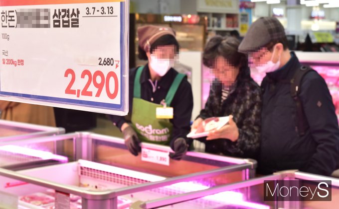 [머니S픽] 치솟는 먹거리물가 '삼겹살'도 가격 인상