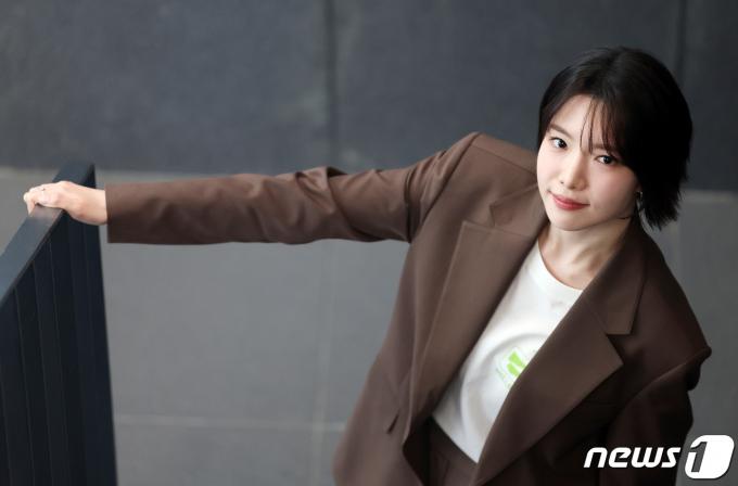 탤런트 하승리가 서울 강남구 논현로 애니원에프앤씨에서 뉴스1과 인터뷰에 앞서 포즈를 취하고 있다. 하승리는 최근 종영한 KBS 2TV 대하드라마 '고려거란전쟁'에서 원성왕후 역을 맡아 열연을 펼쳤다. 2024.3.13/뉴스1 ⓒ News1 김진환 기자