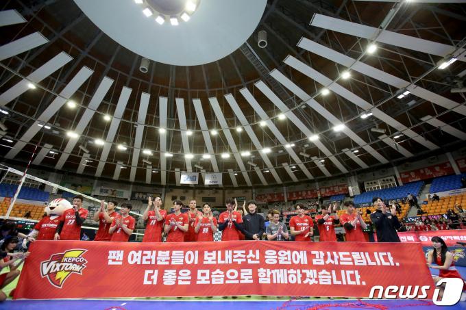 [사진] 마지막 홈 경기, 승리한 한국전력