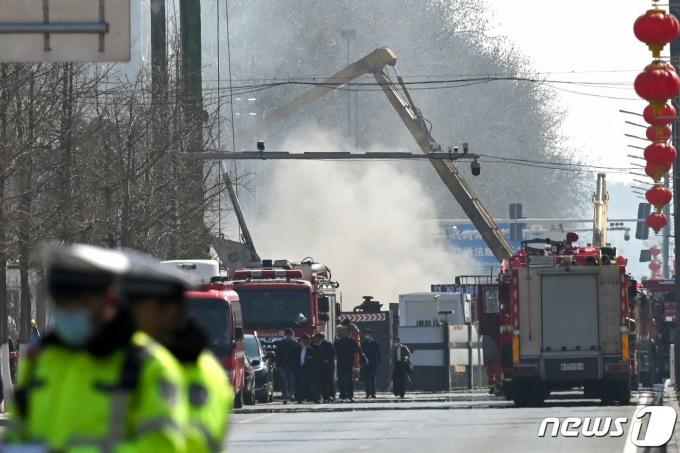 13일 중국 허베이성 싼허시 4층 건물에서 폭발이 발생했다. ⓒ AFP=뉴스1