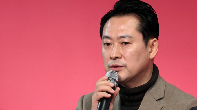 국민의힘이 서울 중·성동을에 이혜훈 전 의원, 경북 안동·예천에 김형동 의원에 대한 공천을 확정했다. 사진은 지난달 26일 오전 서울 여의도 중앙당사에서 열린 제13차 회의 결과 발표 기자회견에서 취재진 질문에 답하는 국민의힘 공천관리위원인 장동혁 사무총장. /사진=뉴스1