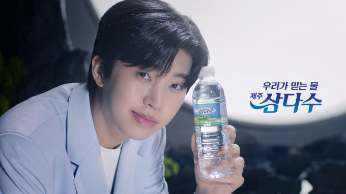 제주삼다수가 새 브랜드 모델로 가수 임영웅을 발탁했다. 임영웅의 첫 번째 티저 영상은 오는 15일 자정 최조 공개된다. /사진=제주 삼다수