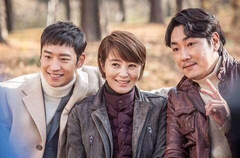 김은희 작가가 드라마 '시그널2'를 준비중이다. 사진은 tvN '시그널' 스틸컷. /사진=tvN 제공