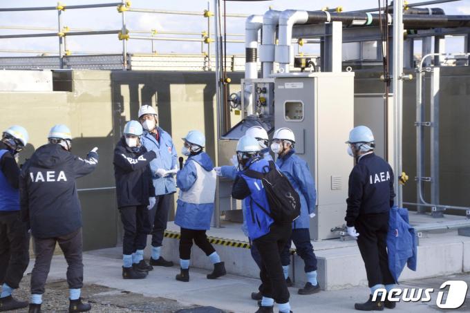 라파엘 그로시 국제원자력기구(IAEA) 사무총장이 13일 일본 후쿠시마 제1원자력발전소를 시찰하고 있다. 2024.3.13 ⓒ 로이터=뉴스1 ⓒ News1 강민경 기자