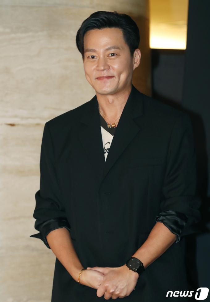 [사진] 이서진, 선한 보조개 신사