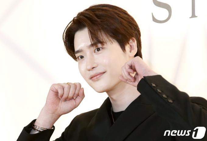 [사진] ‘아이유♥’ 이종석, 뿌잉뿌잉 애교