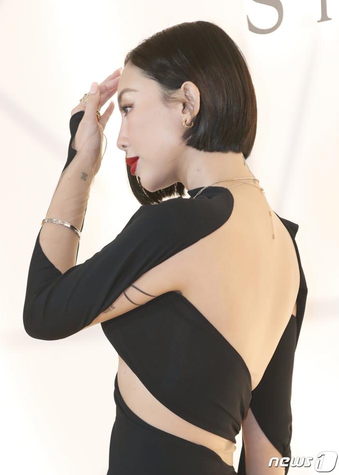 [사진] 똑 띠엔, 작정하고 유혹