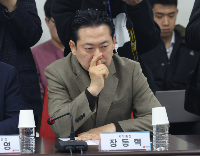 15일 장동혁 국민의힘 사무총장이 정우택 국회부의장과 도태우 변호사의 공천 결정에 대해 새로운 사정 변경이나 문제 사항이 있다면 앞으로도 논의 후 그에 맞는 결정을 할 것이라고 전했다. 사진은 장 사무총장이 지난달 22일 서울 여의도 당사에서 열린 비상대책위원회의에 참석한 모습. /사진=뉴스1