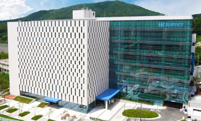 세계 시장에서 K뷰티가 돌풍을 일으킬 수 있었던 배경에는 탄탄한 기술력과 가격 경쟁력을 갖춘 ODM 기업이 있었다. 한국콜마와 코스맥스가 대표적이다. 사진은 한국콜마 종합기술원. /사진=한국콜마