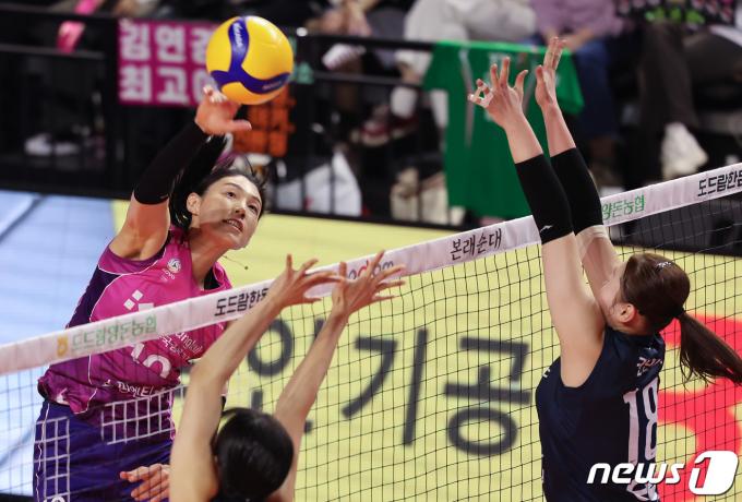 [사진] 김연경, 정규리그 우승을 위해