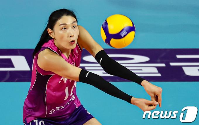 [사진] '리그 우승 도전' 김연경, 집중