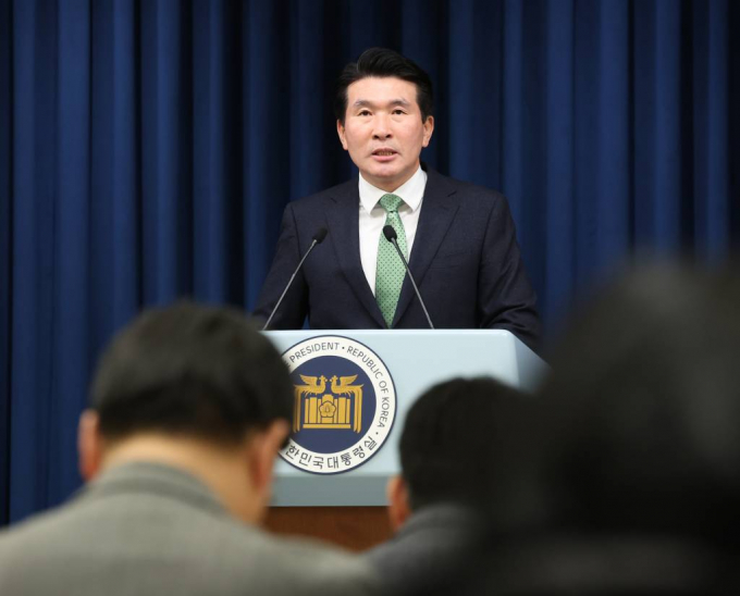 황상무 시민사회수석이 서울 용산 대통령실 청사에서 브리핑을 하고 있는 모습./사진=뉴시스