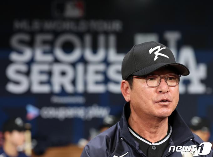 [사진] 류중일 감독, 좋은 경기 펼치겠습니다