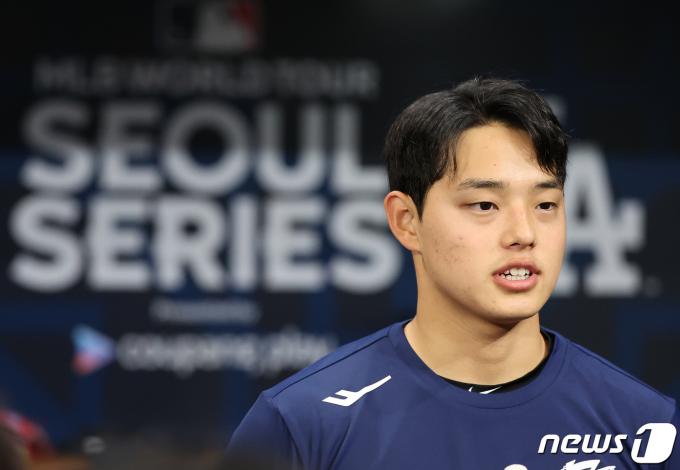 [사진] 문동주, 세계적인 선수들 상대로 멋진 모습 보여줄게요