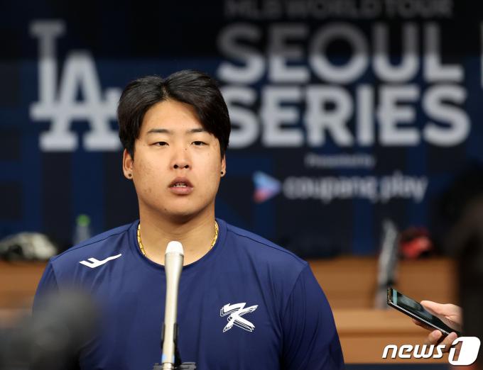 [사진] 인터뷰 하는 강백호