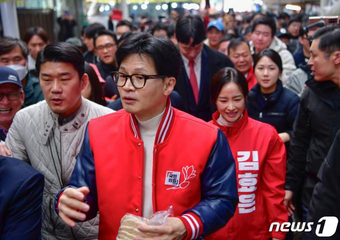 [사진] 오산 시민들 만나는 한동훈