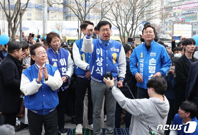 [사진] 이상식 예비후보, '총선승리를 다짐하며'
