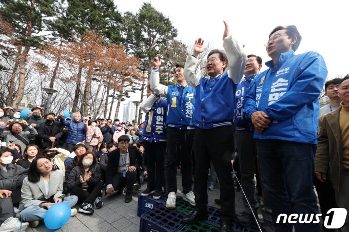 [사진] 발언하는 이재명 대표