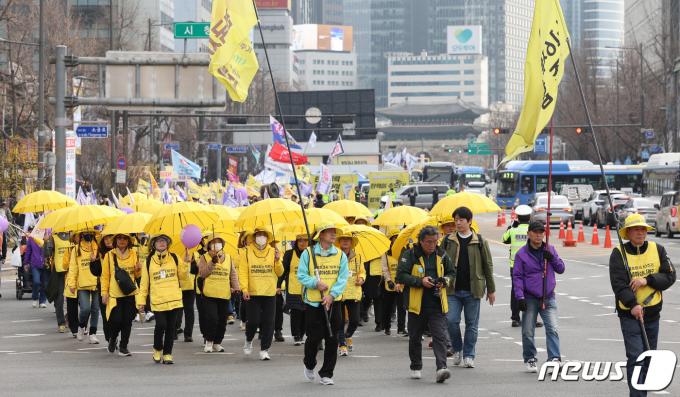 [사진] 세월호 참사를 기억하기 위한 전국시민행진