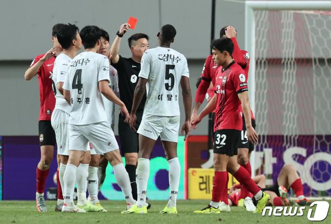 [사진] 제주 임채민, 경고누적