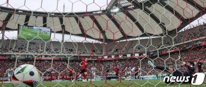 [사진] 제주 골망 흔드는 FC서울