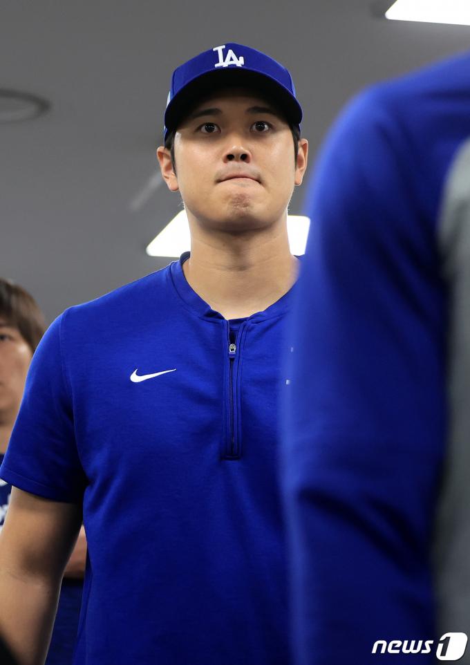 [사진] 오타니 쇼헤이, 공식 기자회견 참석