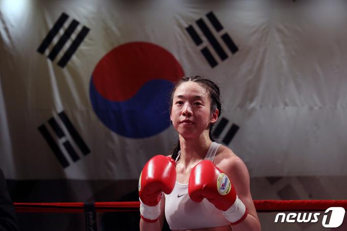 [사진] 의사 복서 서려경 '타이틀 매치서 무승부'