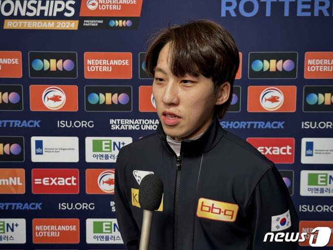 남자 쇼트트랙 대표팀 박지원이 세계선수권 1500m에서 대회 2연패에 실패한 후 인터뷰 하고 있다.(공동취재단)