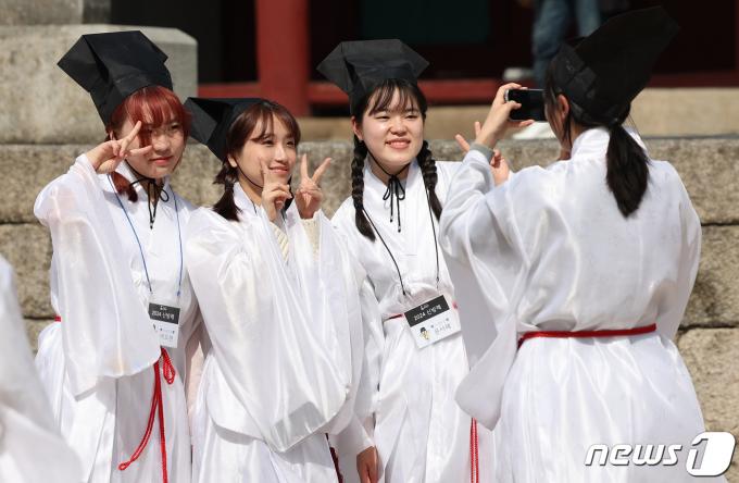 [사진] '우리는 성균관 신입 유생이오'