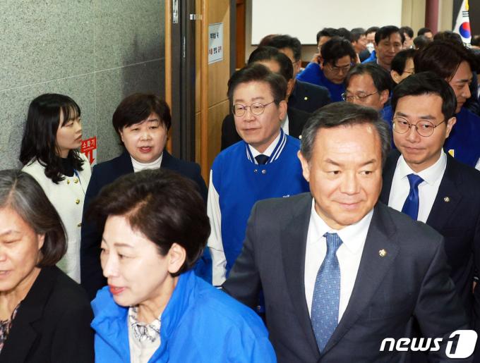 [사진] 의원총회 마친 이재명 대표