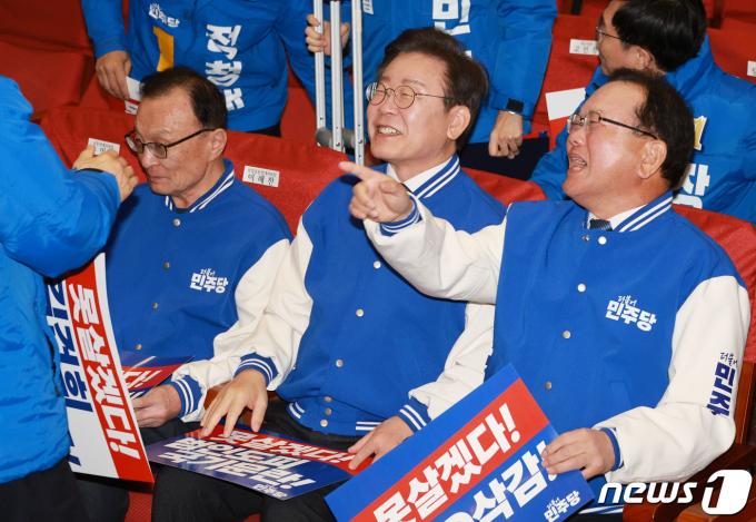 [사진] 제22대 총선 후보자 대회 참석한 이재명 대표