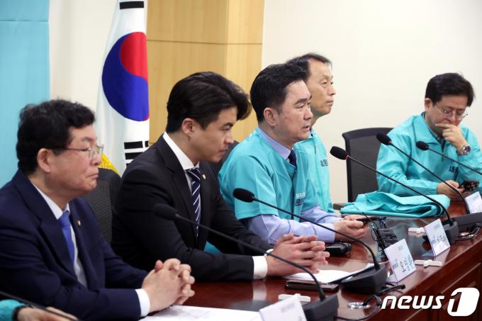 [사진] 발언하는 김종민 상임선대위원장