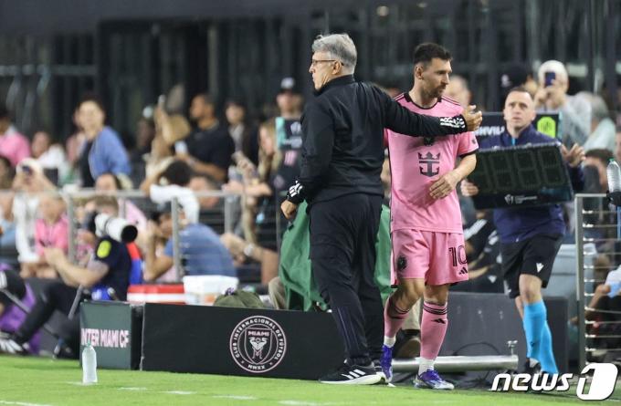 인터 마이애미의 리오넬 메시(오른쪽). ⓒ AFP=뉴스1
