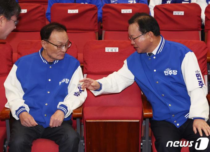 [뉴스1 PICK]'노무현 대통령은 불량품' 양문석 공천 두고 '文明충돌'  
