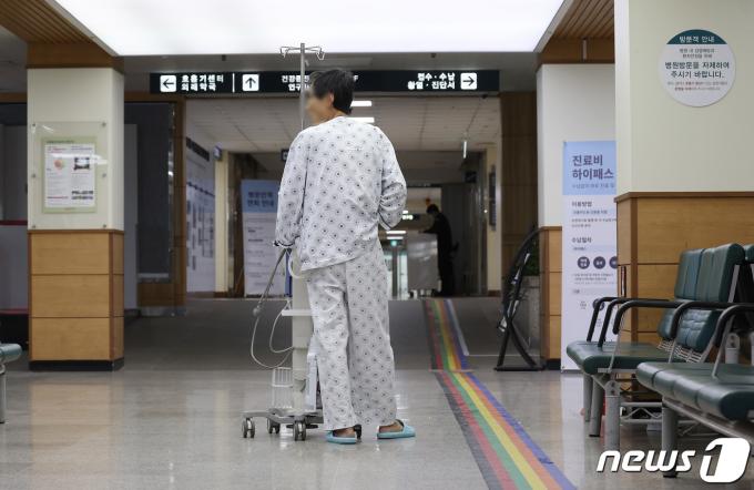 [사진] 전공의 이어 전문의까지…커지는 의료공백