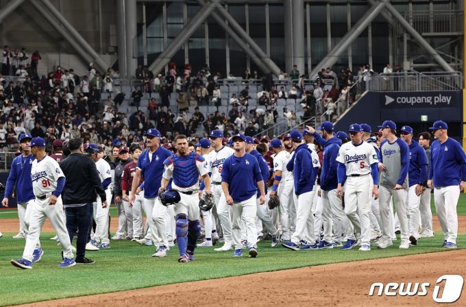 [사진] LA 다저스, 키움 상대 14대3 대승