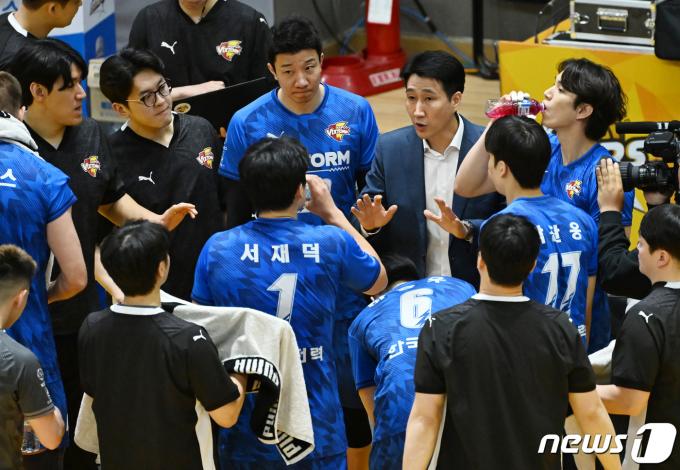 한국전력이 KB손해보험을 꺾고 최종전을 승리했다 (한국배구연맹 제공)