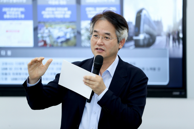 이동환 고양특례시장 스마트시티 조성 관련 "빅데이터를 활용할 수 있는 통합데이터 플랫폼을 구축하여 행정의 효율성을 높이고 인공지능(AI), 가상세계(디지털트윈), 도심항공교통(UAM) 등 첨단산업 육성의 기반을 다지겠다"고 밝혔다. / 사진제공=고양특례시