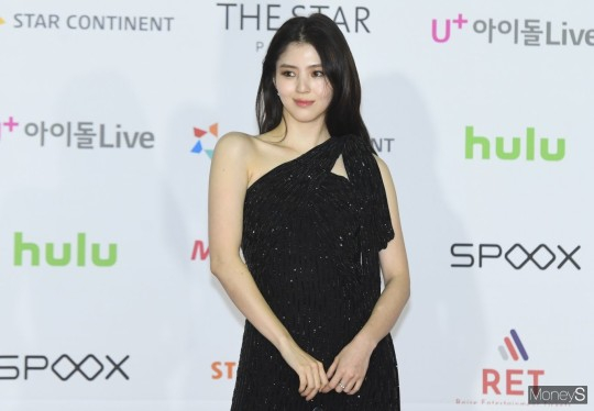 배우 한소희 소속사가 명예훼손 게시글 및 댓글에 법적 대응을 예고했다. 사진은 지난 2021년 12월 서울 강서구 화곡동 KBS아레나에서 열린 2021 아시아아티스트어워즈(2021 Asia Artist Awards, 이하 2021AAA) 시상식 레드카펫 행사에 참석한 배우 한소희. /사진=장동규 기자
