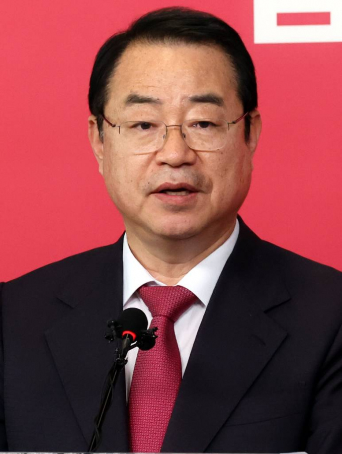 정영환 국민의힘 공천관리위원장이 14일 오후 서울 여의도 국민의힘 중앙당사에서 제22차 회의 결과를 발표하고 있다.공천관리위원회는 '돈봉투 수수 의혹'이 제기된 정우택 의원(충북 청주상당)에 대한 공천을 취소했다./사진제공=뉴시스