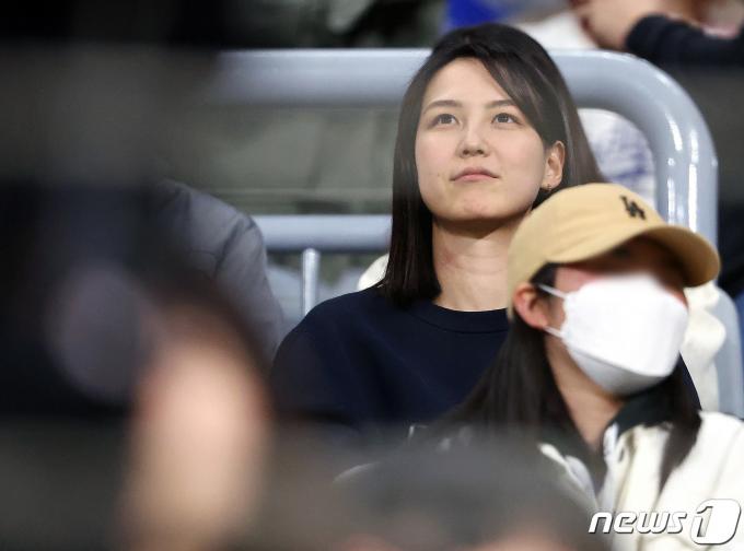 [사진] 오타니 응원 차 고척돔 찾은 다나카 마미코