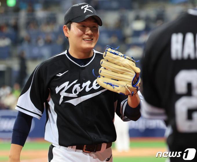 [사진] '두 타자 연속 삼진' 김택연, 특급 신인의 미소