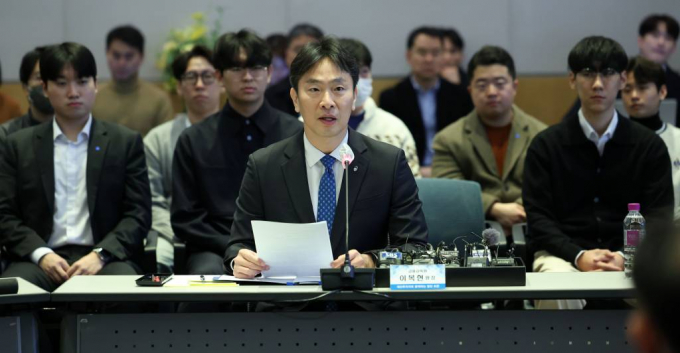 이복현 금융감독원장이 13일 서울 여의도 한국경제인협회에서 열린 금융감독원·한국거래소 공동 주관 개인투자자와 함께하는 토론회에서 인사말을 하고 있다./사진=뉴스1