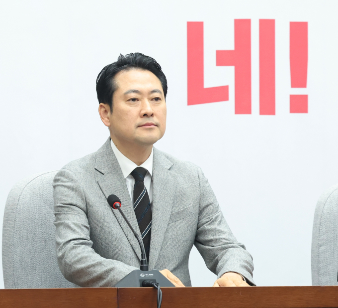 장동혁 국민의힘 사무총장이 국민의힘 비례위성정당 국민의미래 비례대표 후보 반발에 대해 살펴볼 부분이 있는 고려해보겠다고 밝혔다. 사진은 장 사무총장이 지난 15일 서울 여의도 국회에서 열린 원내대책회의에 참석한 모습. /사진=뉴스1