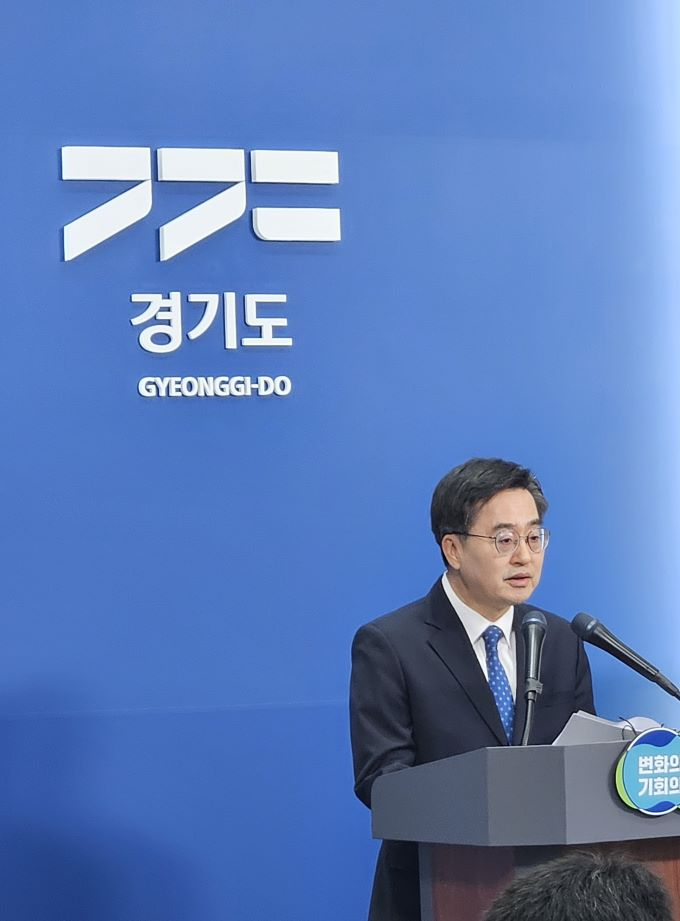 김동연 경기도지사가 19일 경기도청 브리핑룸에서경기도 철도기본계획 수립 발표를 하고 있다. / 사진=김동우 기자