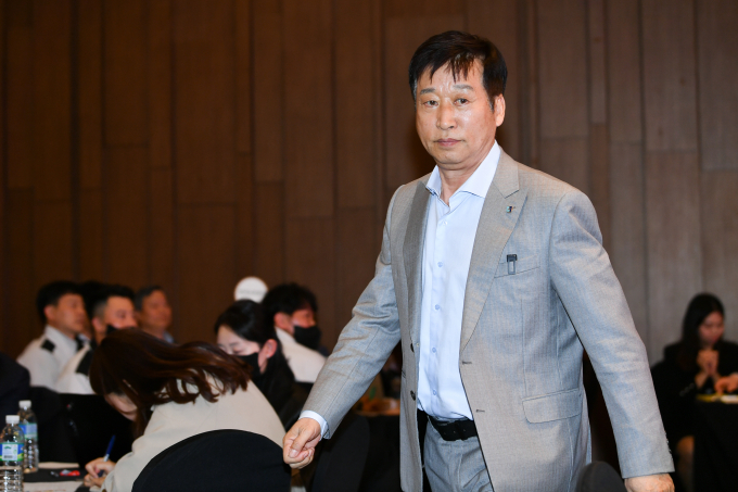 여자 프로배구 IBK기업은행이 김호철 감독과 재계약했다. /사진= 뉴스1