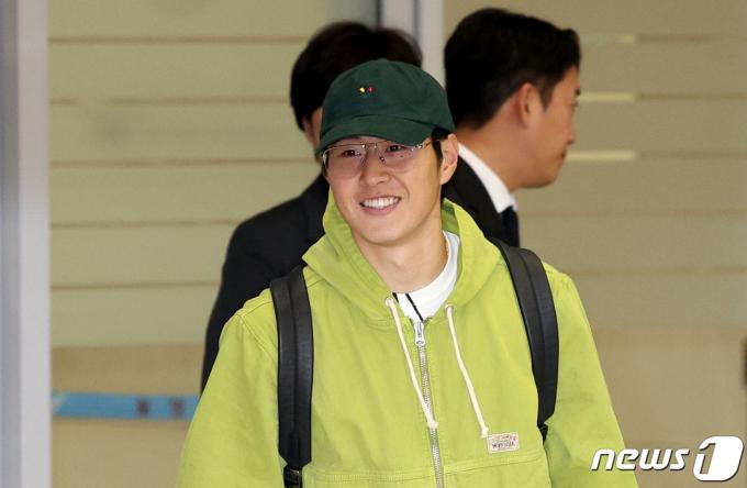 [사진] 환한 표정으로 귀국하는 이강인