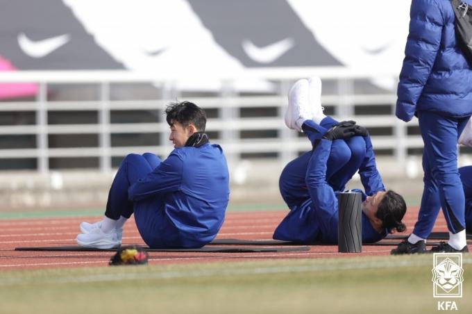 [사진] 훈련하는 손흥민·조규성