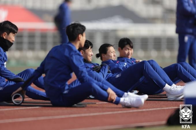 [사진] 손흥민, 훈련이 즐거운 캡틴