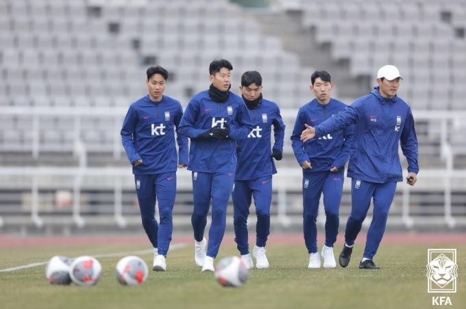 [사진] 태국전 앞두고 훈련하는 손흥민·백승호·황인범·홍현석